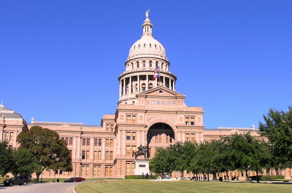 Image of the Texas Capitol with clear blue sky